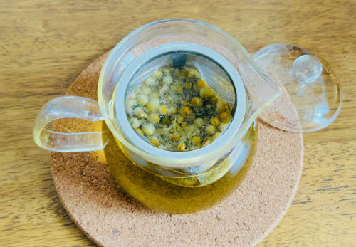 ジャーマンカモミールでハーブティー