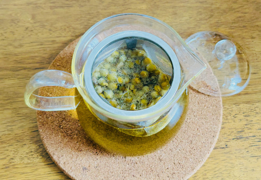 ジャーマンカモミールでハーブティー